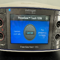 Invitrogen PowerEase Touch Electrophoresis Power Supply image 2